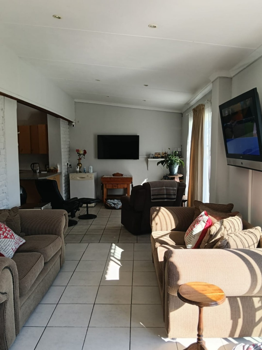 3 Bedroom Property for Sale in Wavecrest Eastern Cape